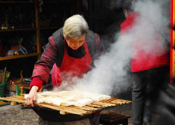四面山大瀑布與中山古鎮完美邂逅