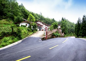 四面山農(nóng)家樂(lè) 飛巖避暑山莊