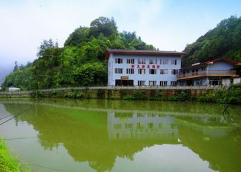 四面山農(nóng)家樂(lè) 新龍莊度假村